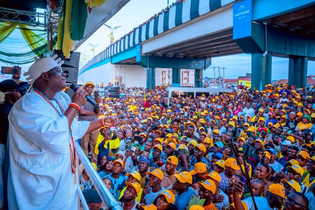 Ooni of Ife Gives Adeleke Major Props Ahead of Osun Election!